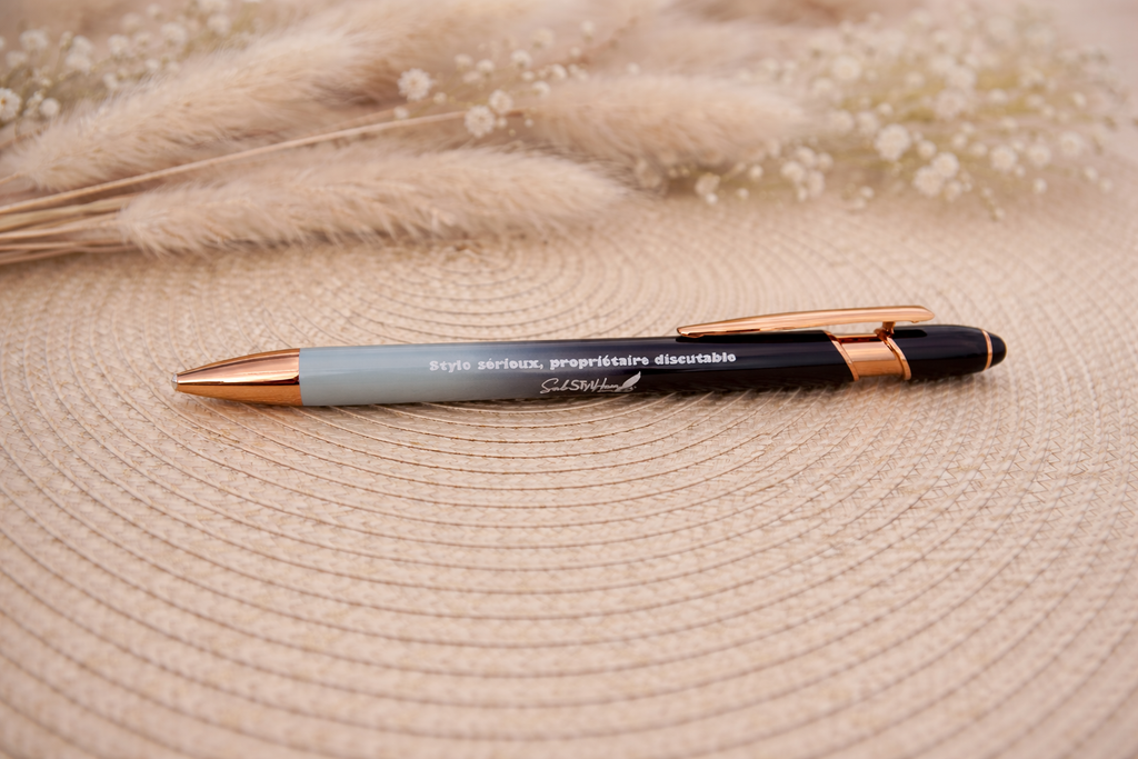 Stylo sérieux, propriétaire discutable.